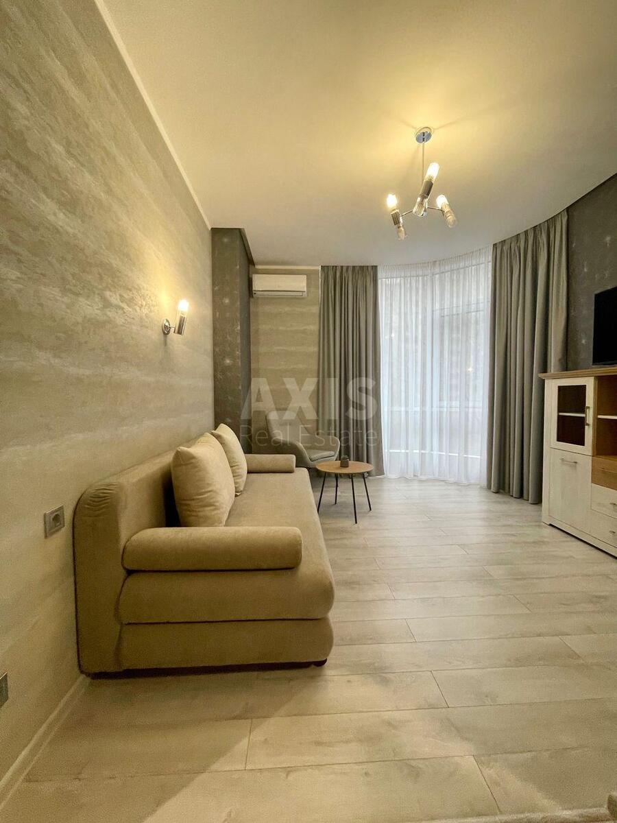 1k apartment vul. Dragomyrova Myhajla 2А1