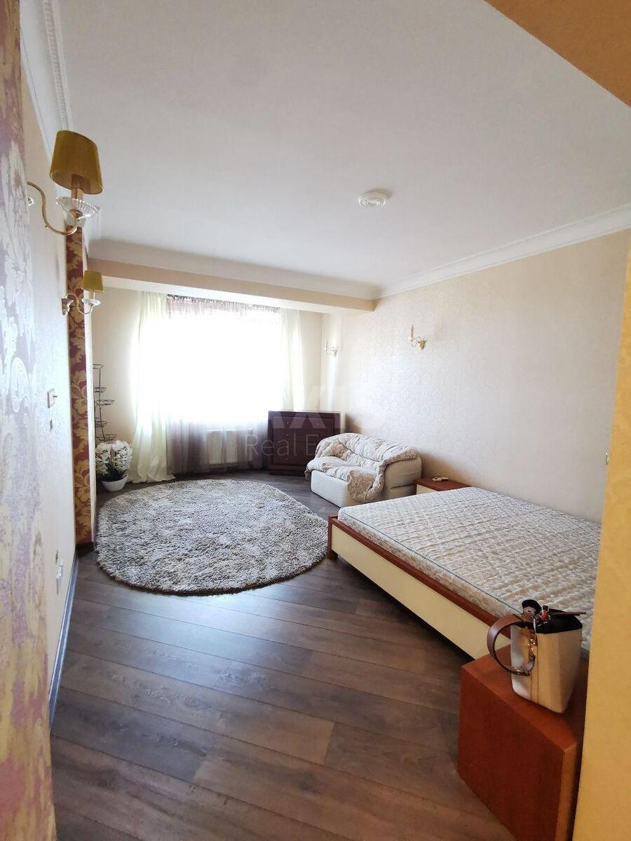 1k apartment nab. Dniprovs'ka 16118310