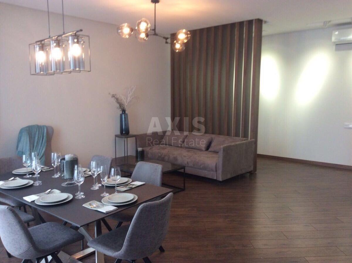 3k apartment vul. Strutyns'kogo Sergija 212