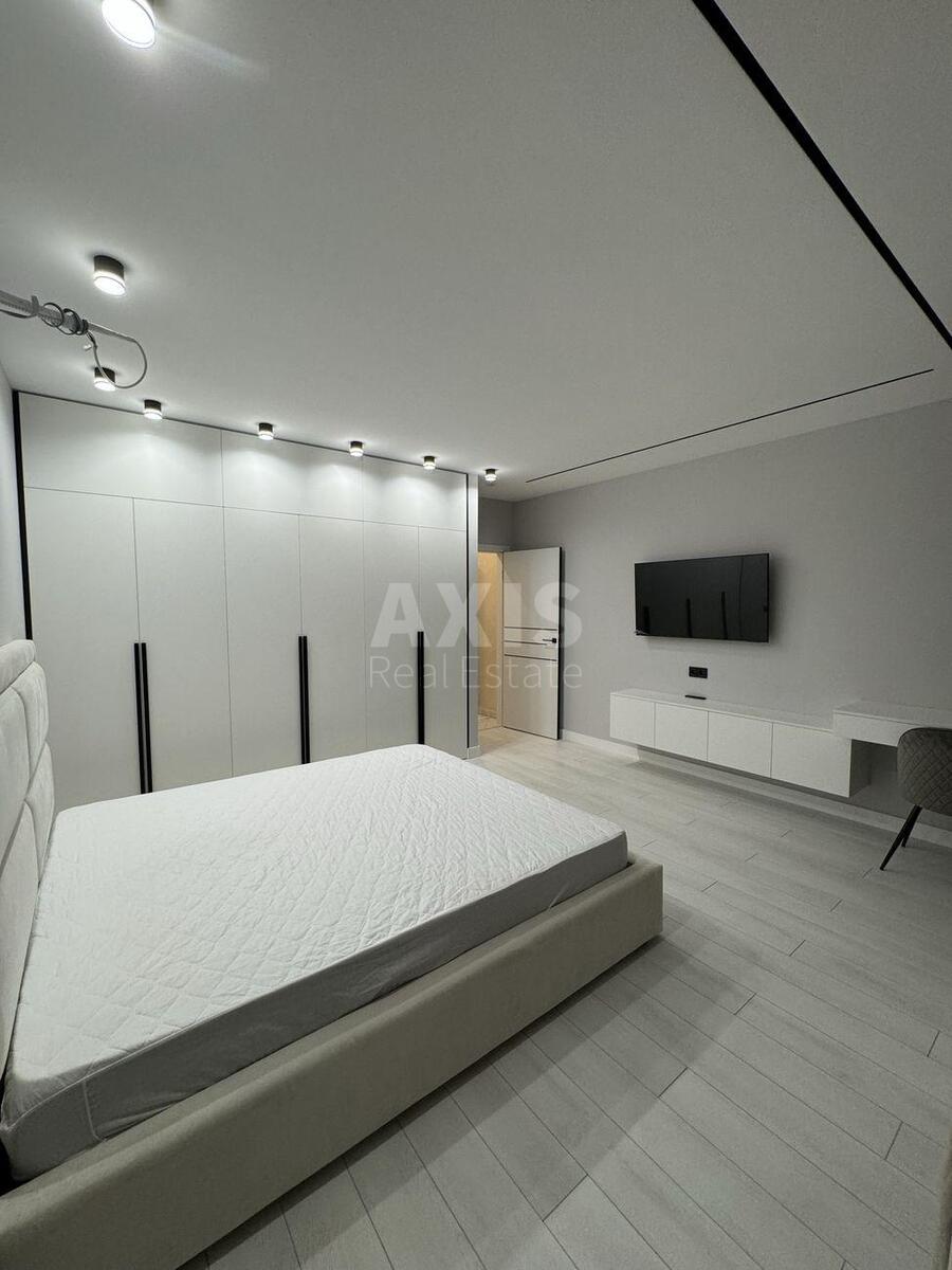 2k apartment vul. Gulaka Mykoly 43