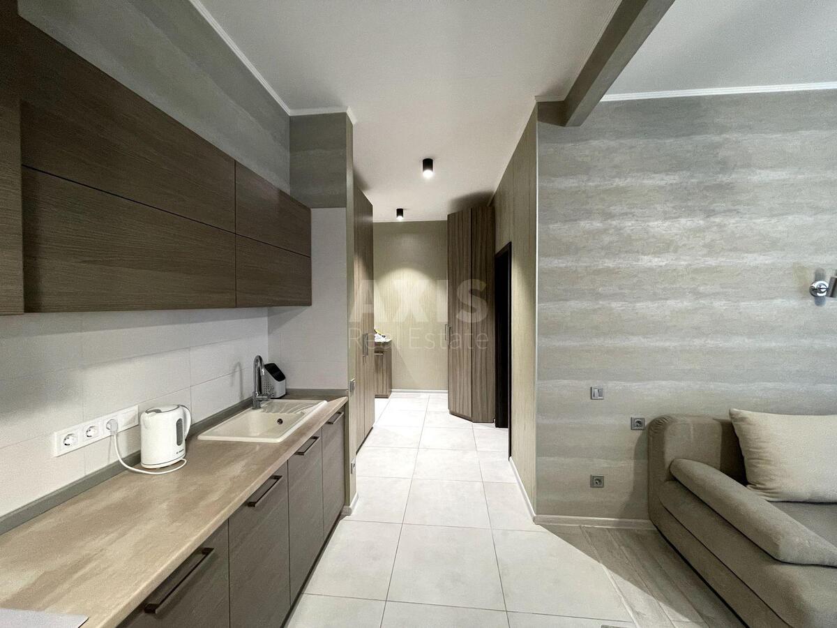 1k apartment vul. Dragomyrova Myhajla 2А4