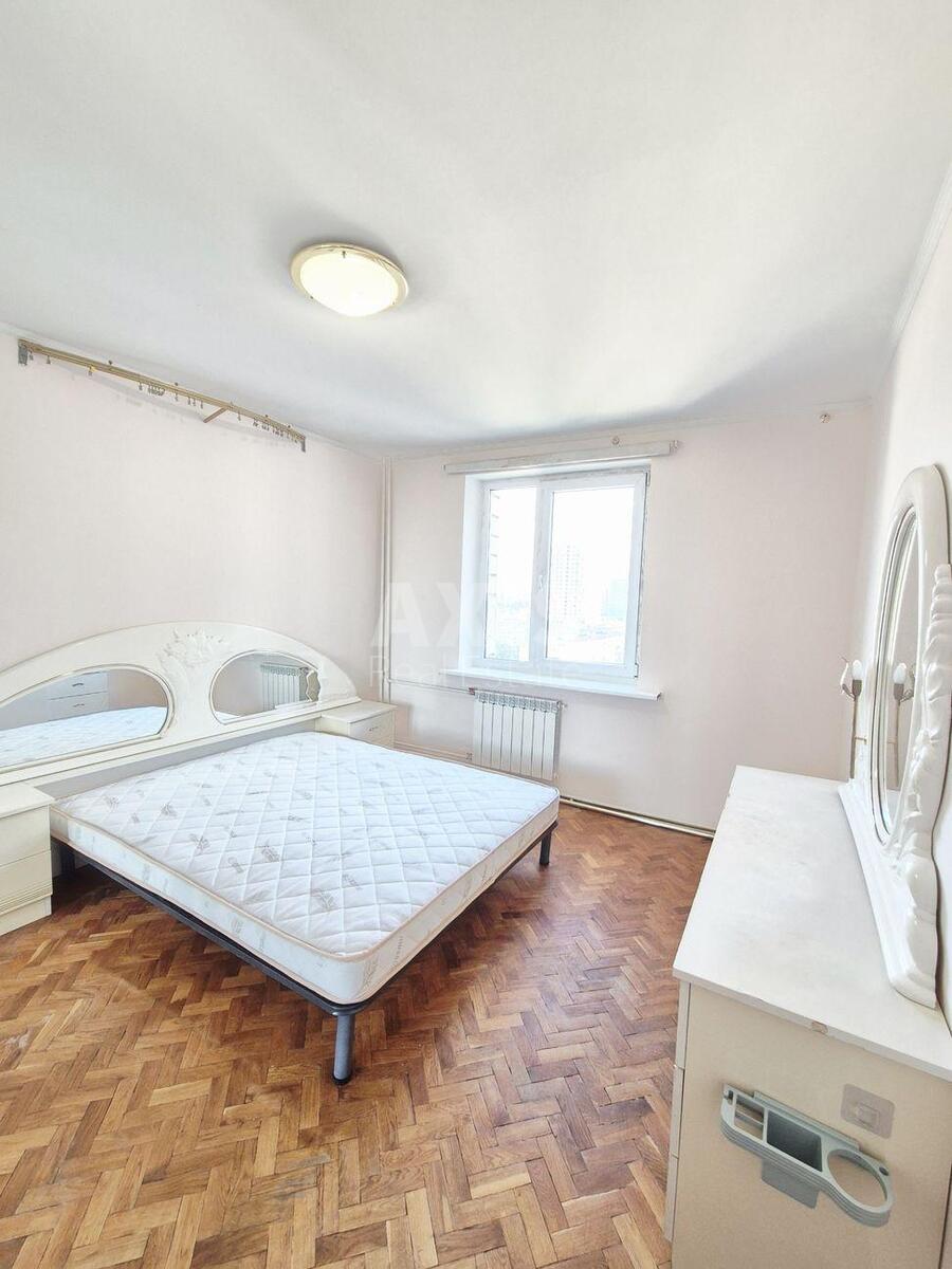 3k apartment nab. Dniprovs'ka 7605276