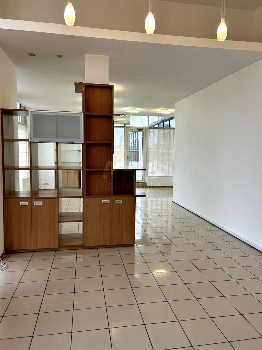 Office vul. Velyka Vasyl'kivs'ka 72, 246m21