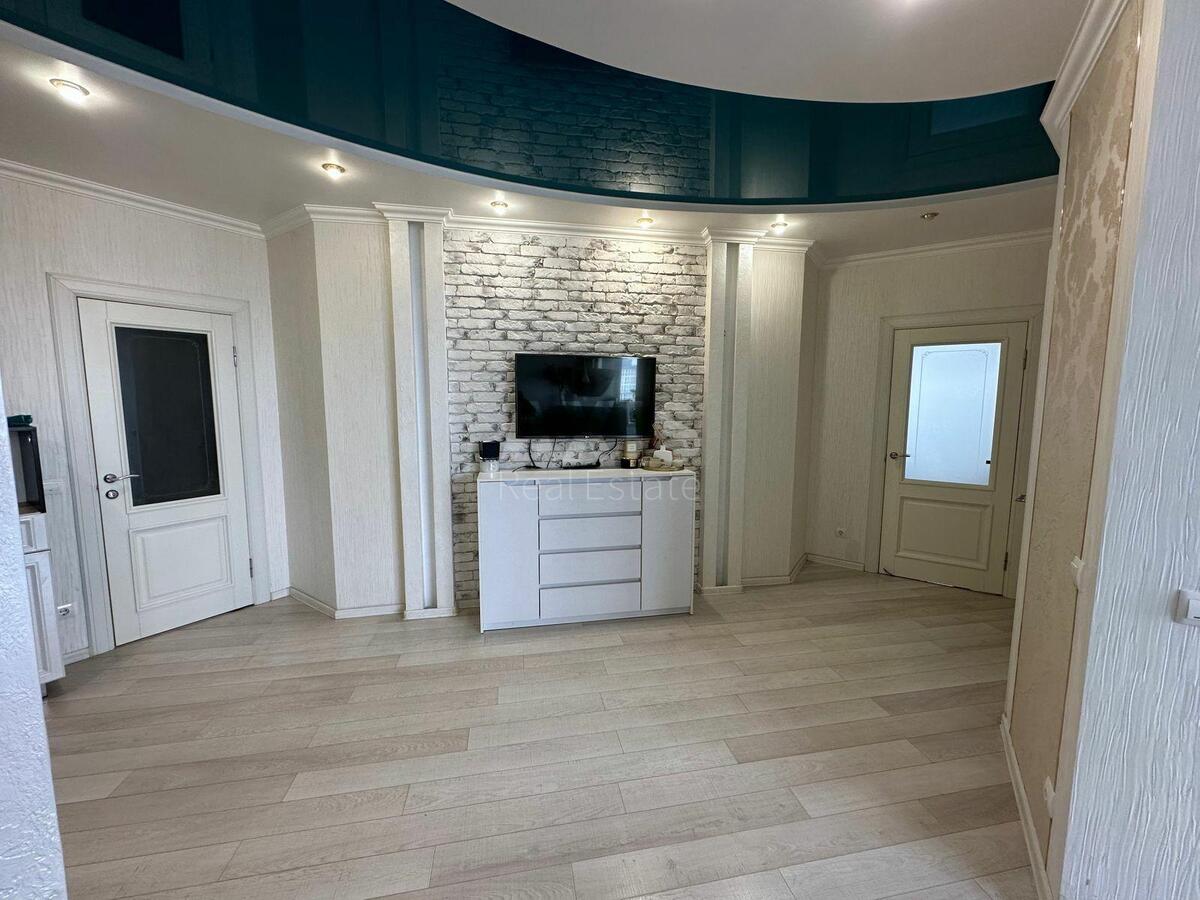 2k apartment vul. Oleny Pchilky 64