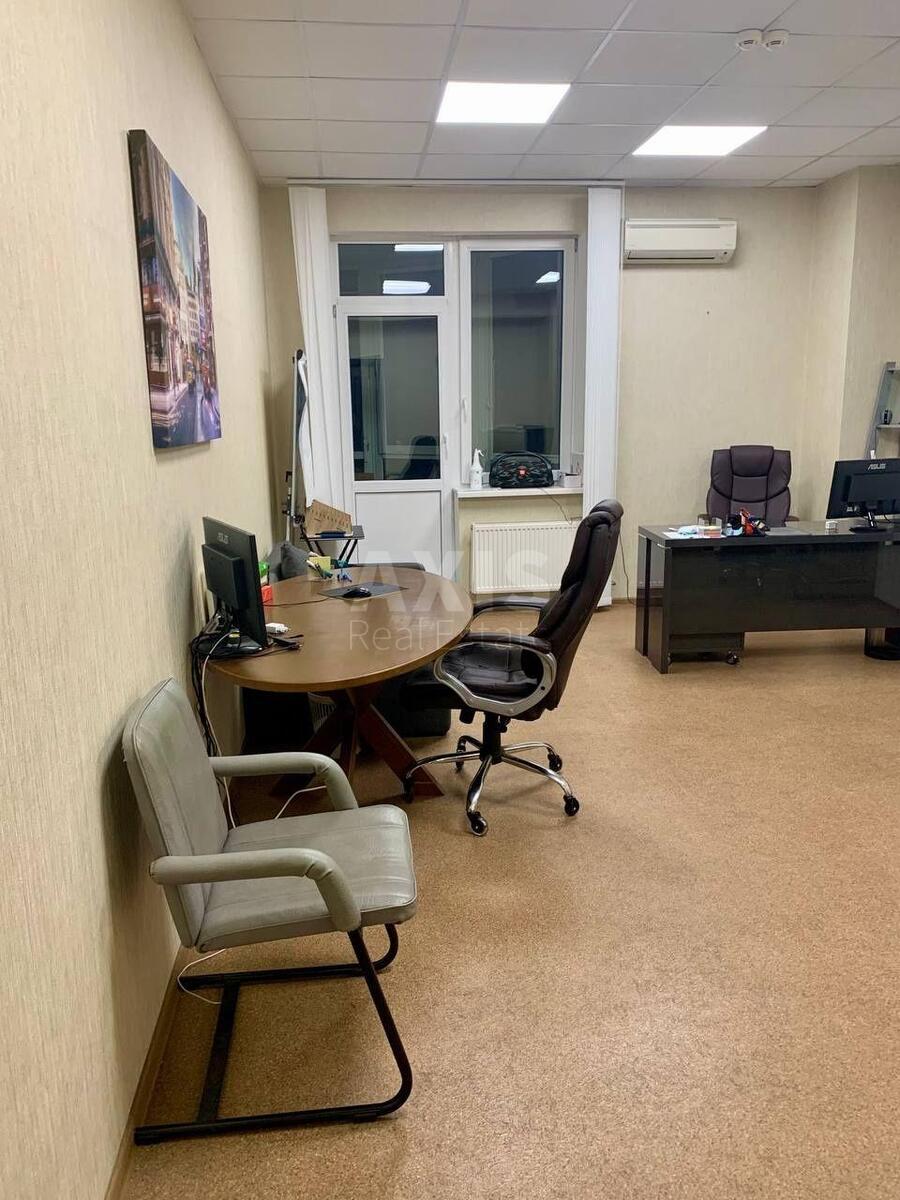 Office vul. Obolons'ka naberezhna 1, 25m20