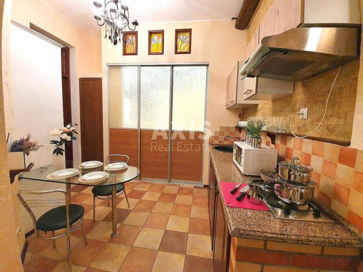 2k apartment vul. Mala Zhytomyrs'ka 16/34