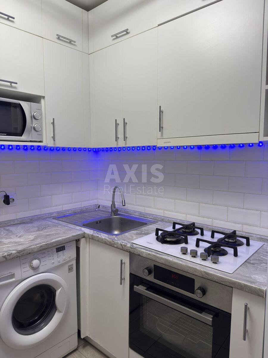 1k apartment pr-t Komarova Kosmonavta 30/28621100