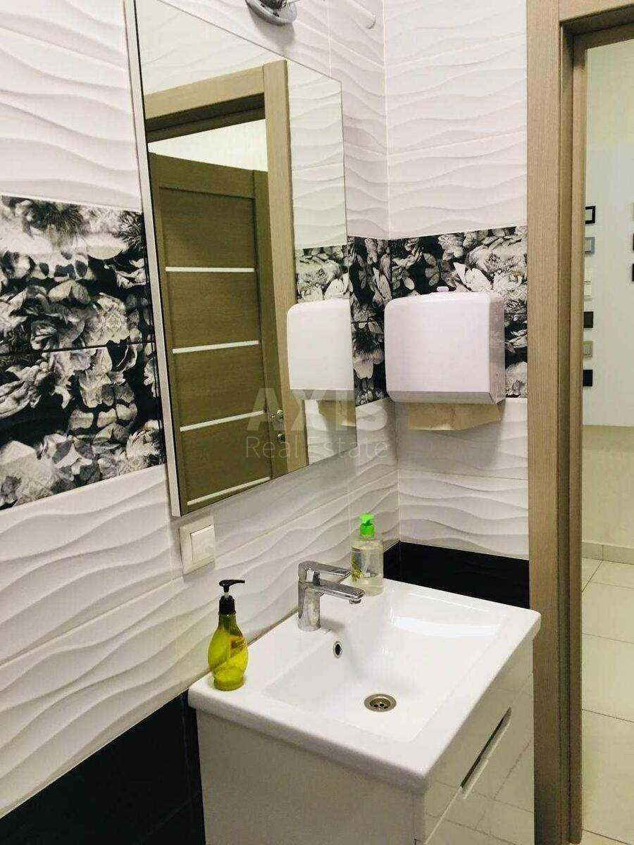 Office vul. Vozdvyzhens'ka 16А, 72m22