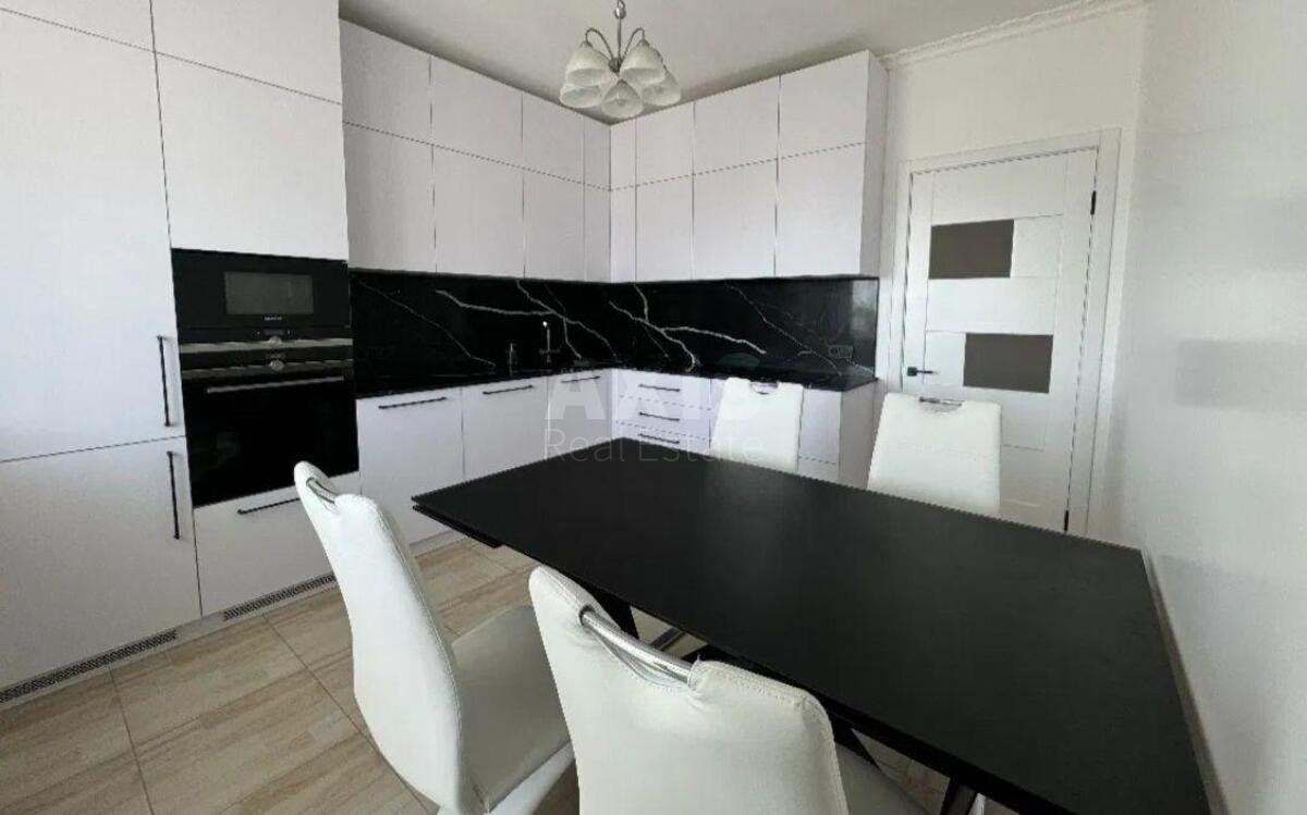 2k apartment vul. Dragomanova 40/3580130