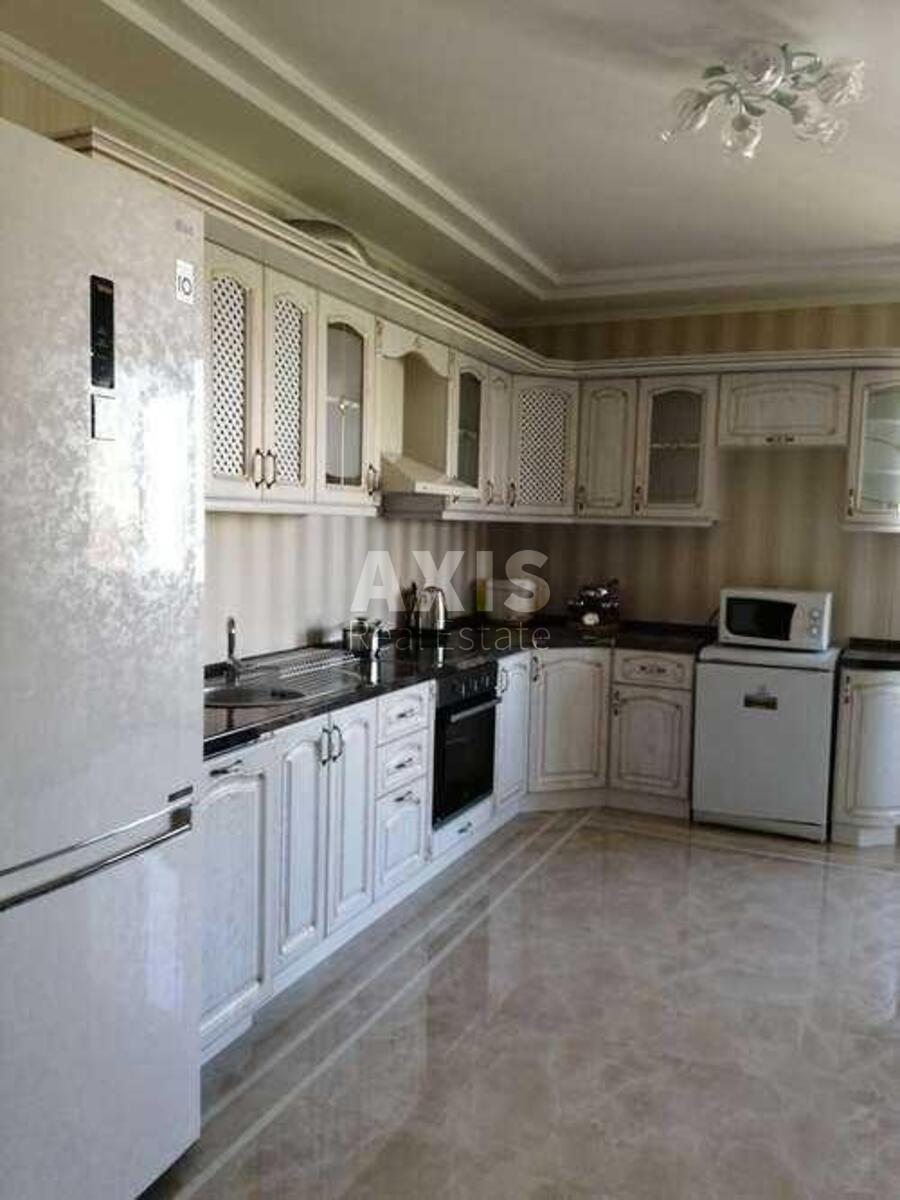 5k apartment vul. Staronavodnyc'ka 4в6