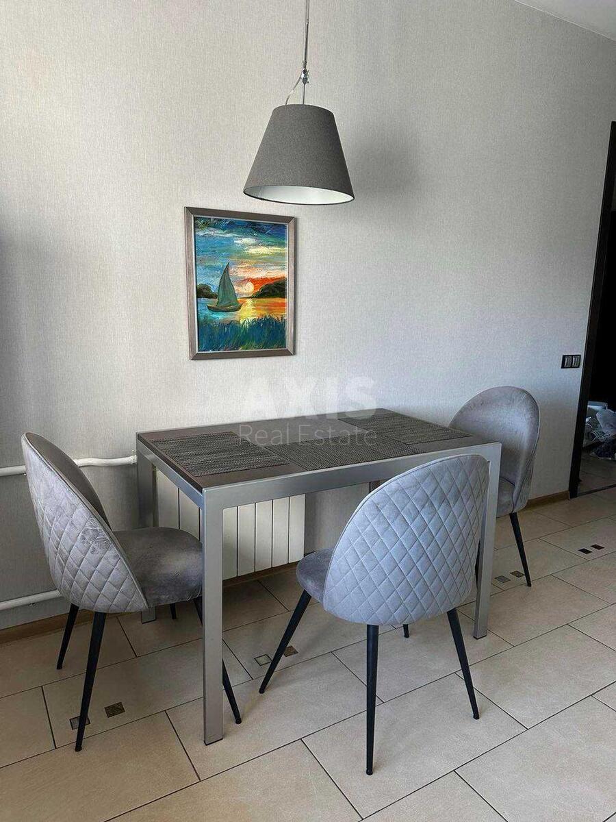 3k apartment vul. Zabolotnogo Akademika 400