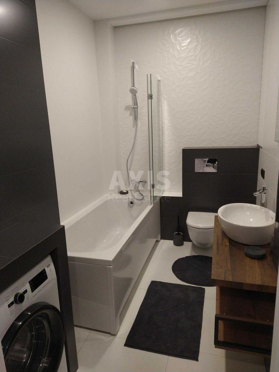 1k apartment vul. Lypkivs'kogo Vasylja Mytropolyta 37Б8