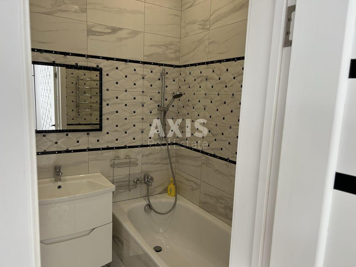 1k apartment pr-t Berestejskij 26621213