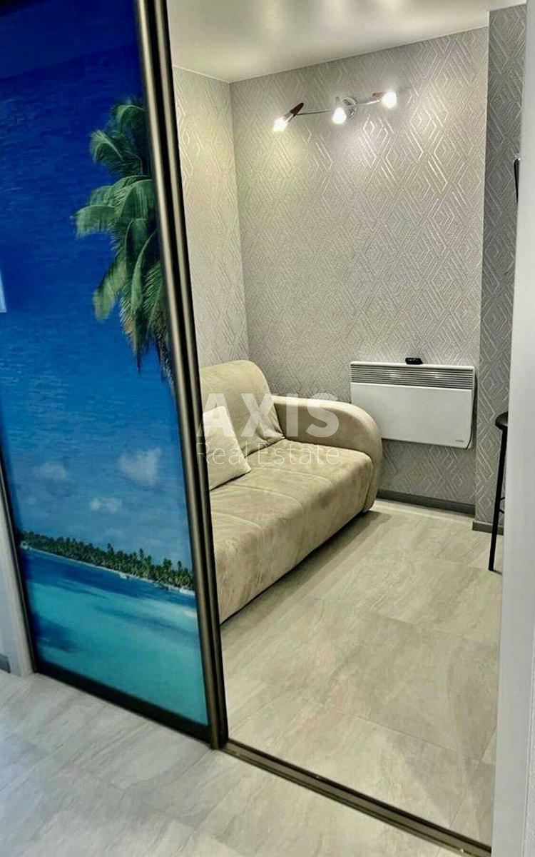 2k apartment vul. Myhajla Maksymovycha 323