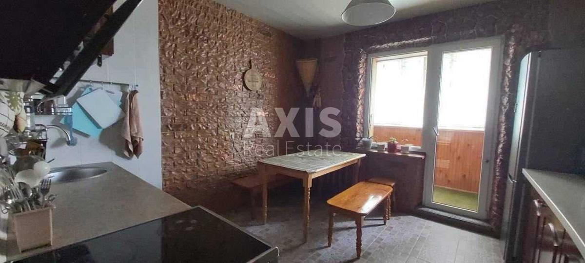 2к квартира ул. Руденко Ларисы 215