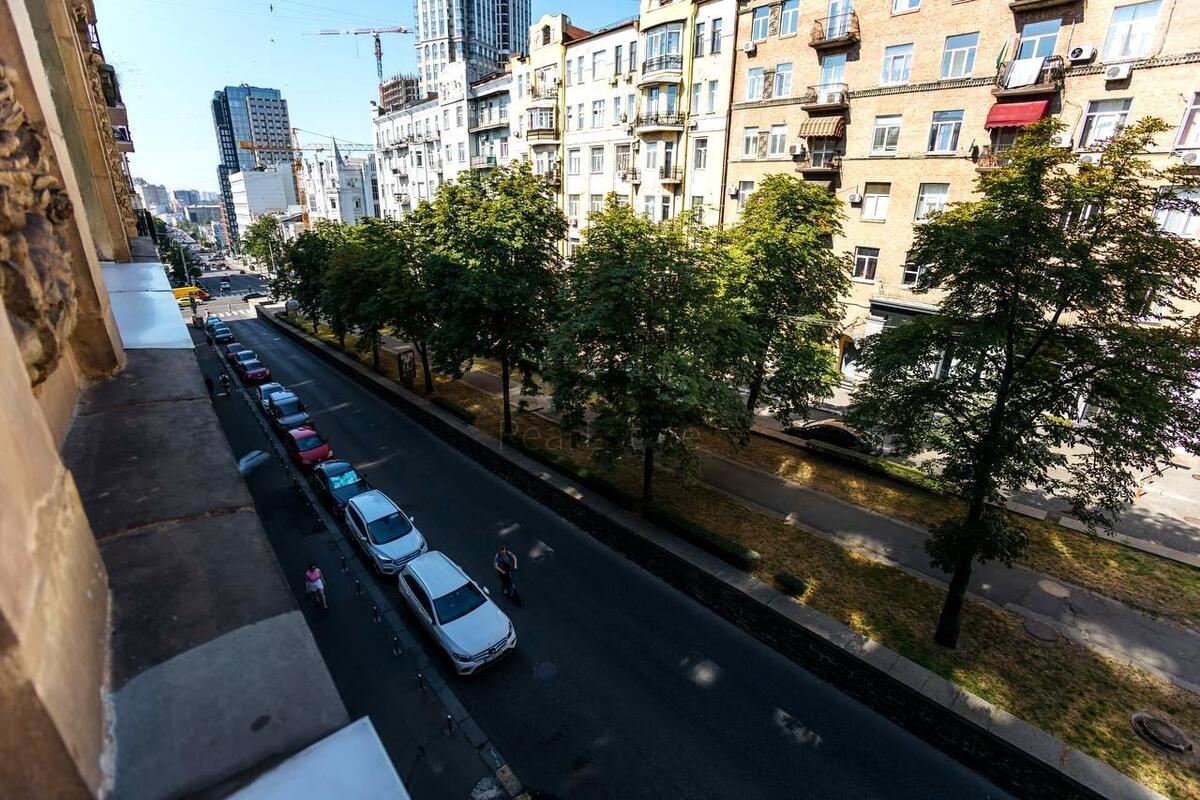 1к квартира ул. Антоновича 19/216379618