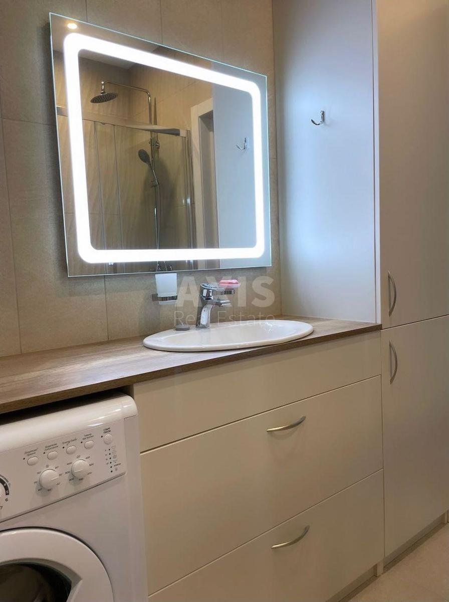 1k apartment nab. Dniprovs'ka 189