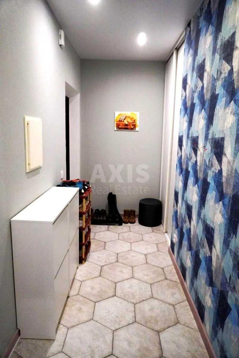 2k apartment vul. Kahovs'ka 5810