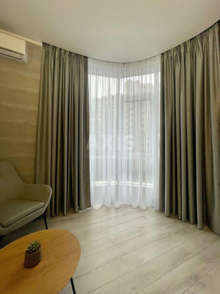 1k apartment vul. Dragomyrova Myhajla 2А2