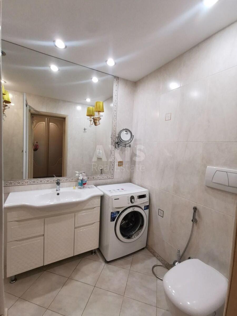 1k apartment nab. Dniprovs'ka 16118311