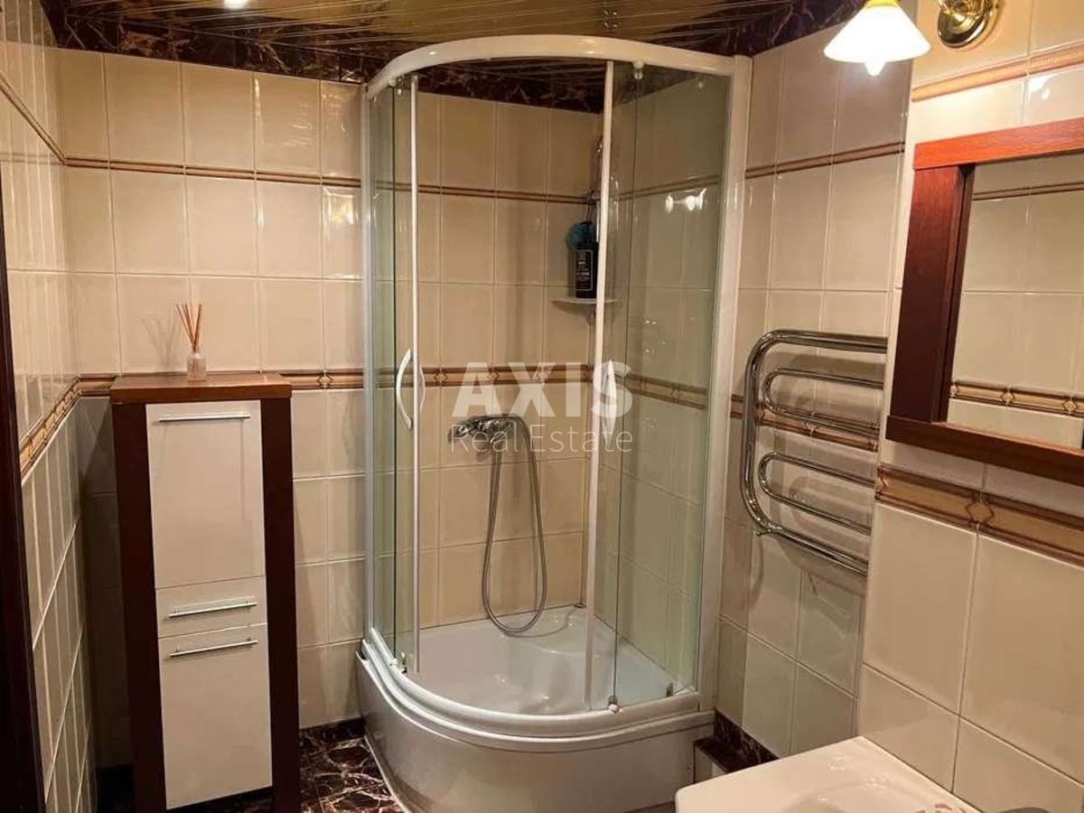 4k apartment vul. Bogatyrs'ka 6/18