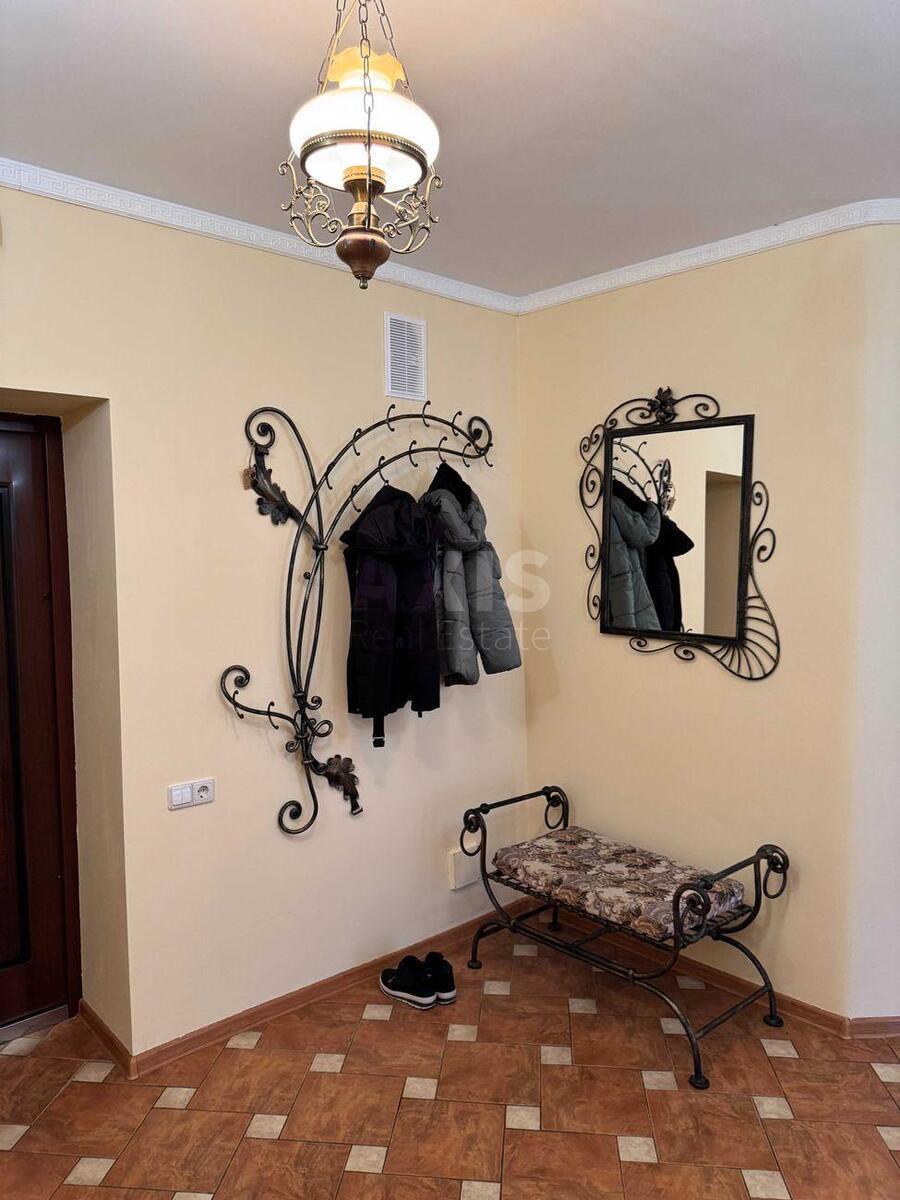 2k apartment vul. Yulia Zdanovska 5811