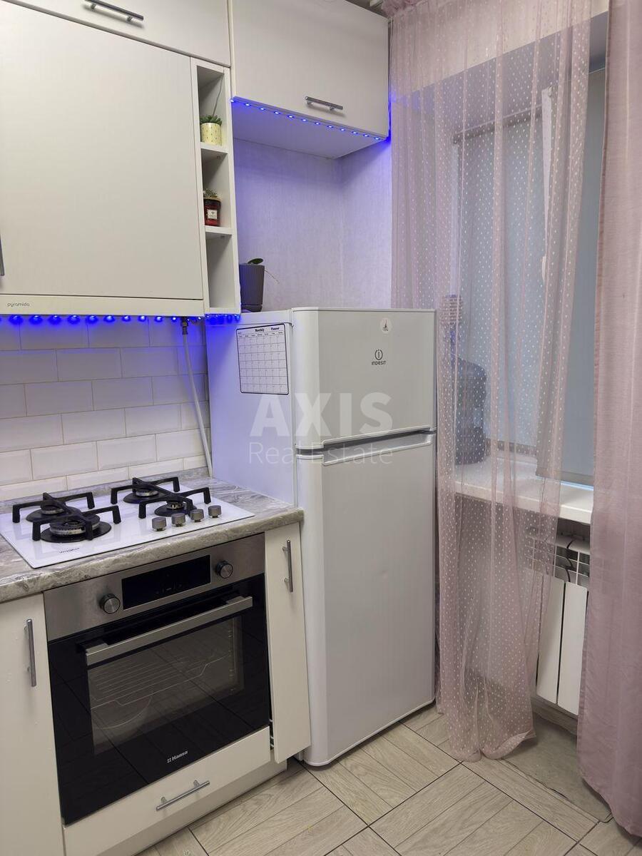 1k apartment pr-t Komarova Kosmonavta 30/28621101