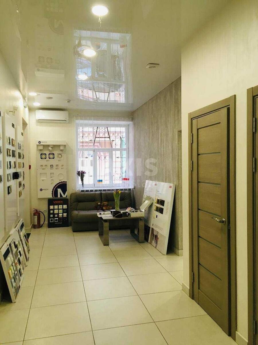 Office vul. Vozdvyzhens'ka 16А, 72m23