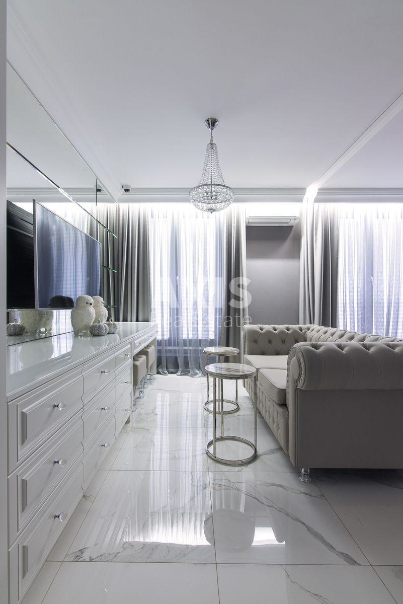 1k apartment vul. Antonovycha 742