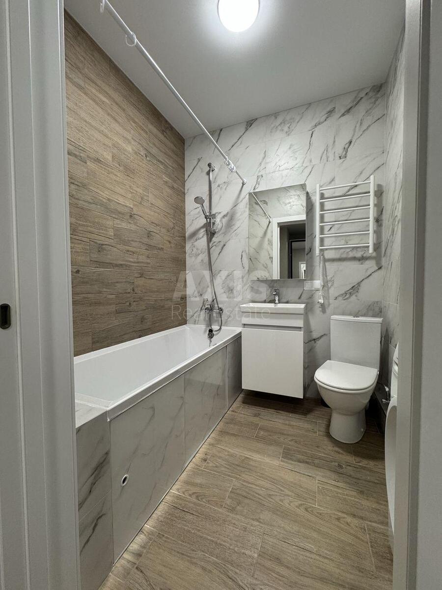 1k apartment pr-t Glushkova Akademika 42626804