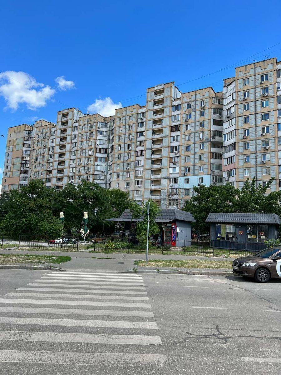2k apartment vul. Vyshnjakivs'ka 4