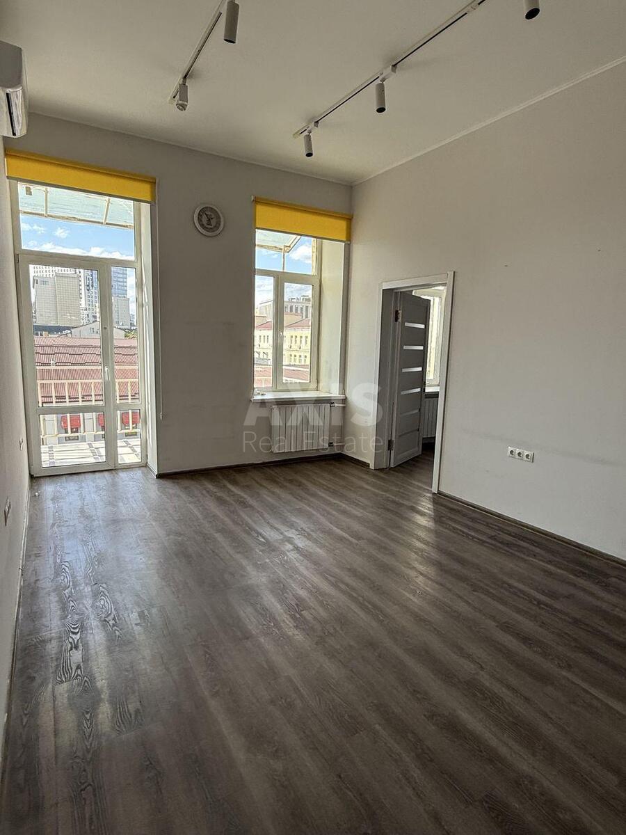 4k apartment vul. Antonovycha 47596253