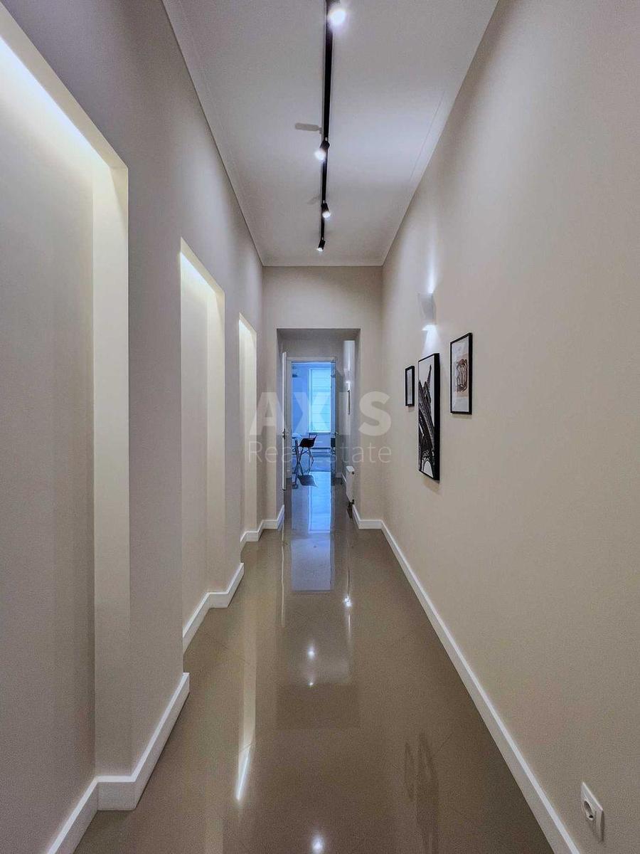 4k apartment vul. Antonovycha 1812