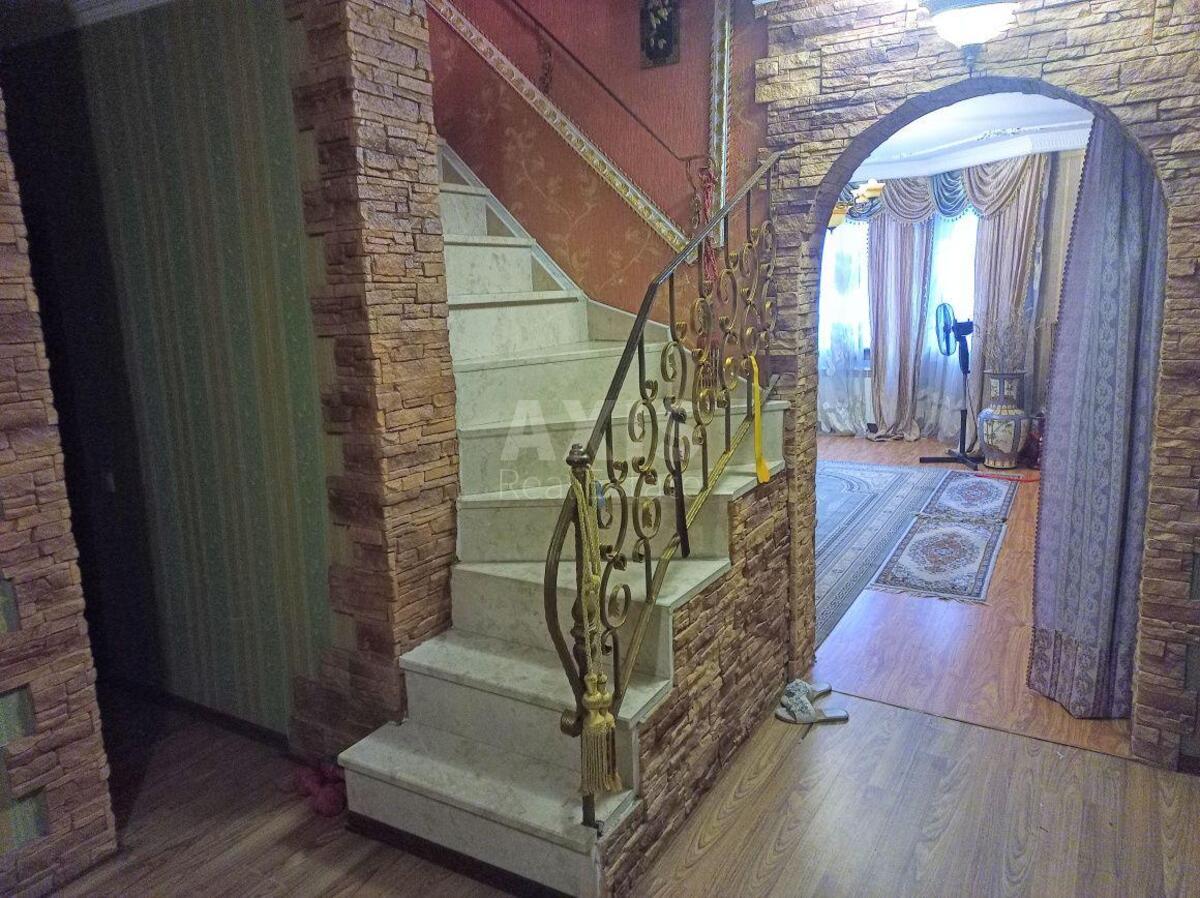 House vul. Sadova 208-a, 300m2, Kyiv city1