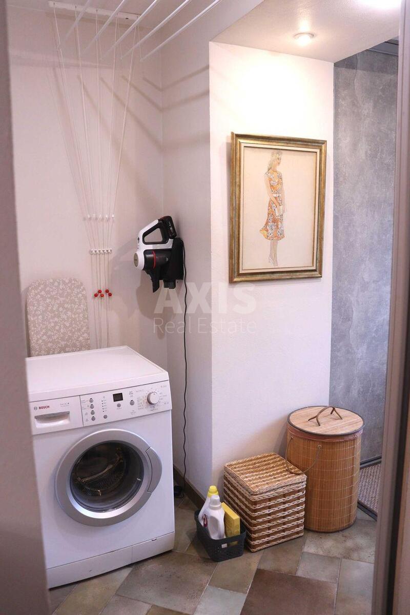 1k apartment pr-t Glushkova Akademika 225672917