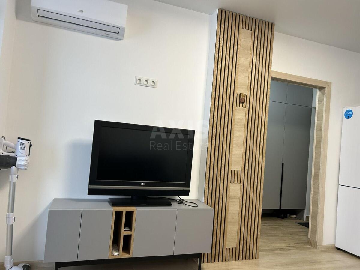 1k apartment vul. Saljutna 2Б581316