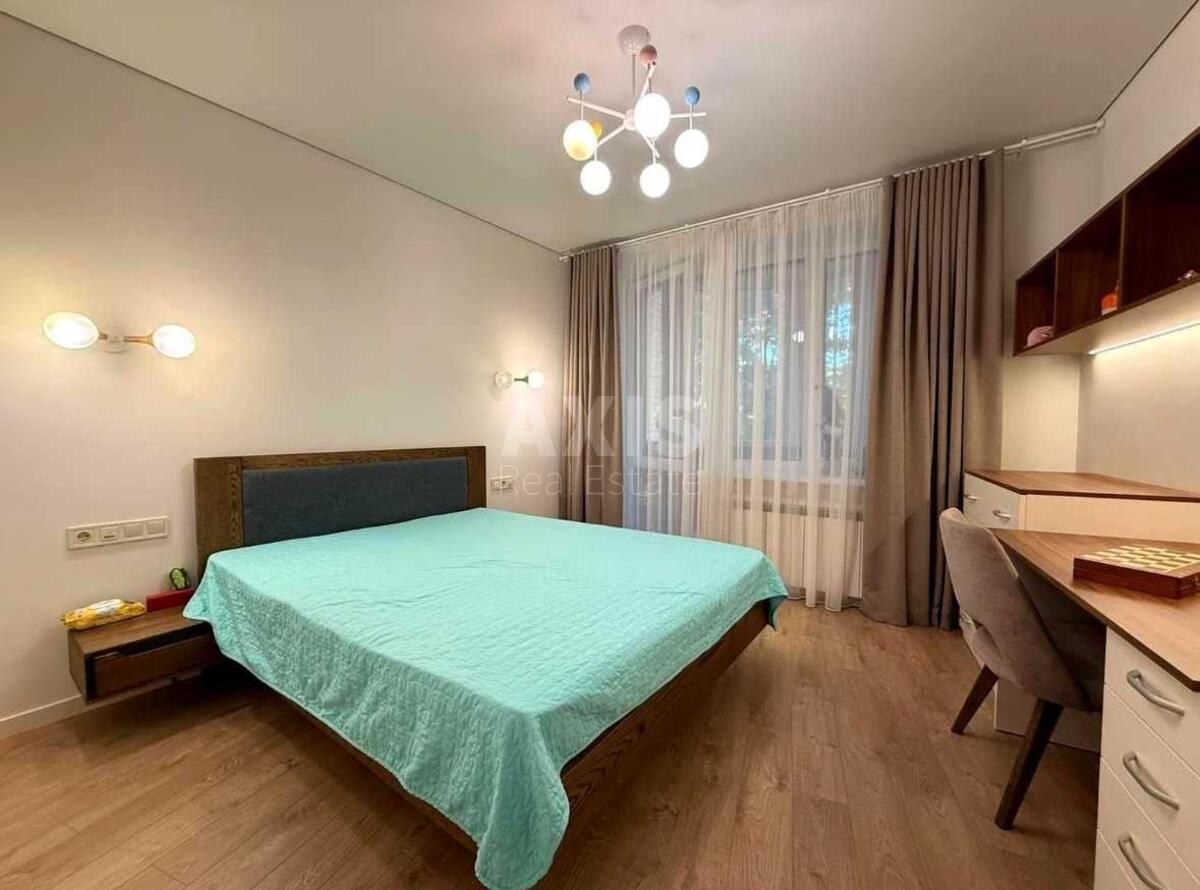 3k apartment vul. Gogolivs'ka 37/2620076