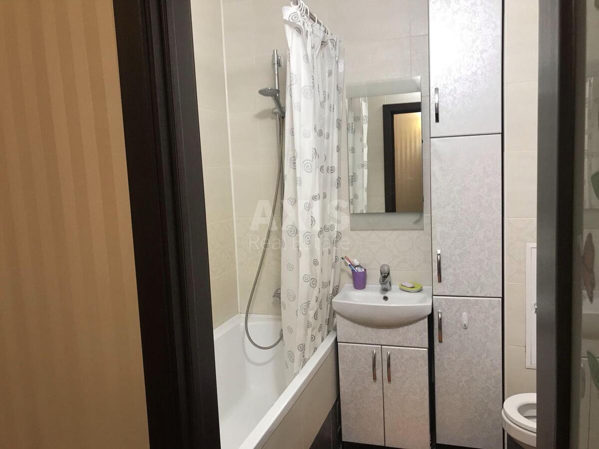 1k apartment vul. Petra Kalnyshevs'kogo 75