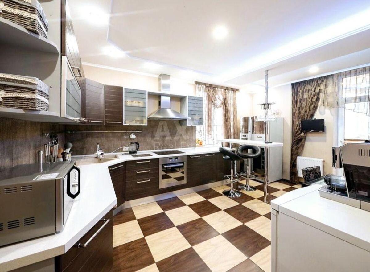 2k apartment vul. Saperno-Slobids'ka 22