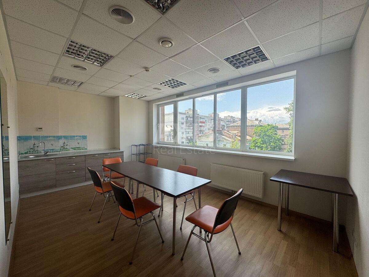 Office vul. Jaroslavs'ka 56А, 202m257797
