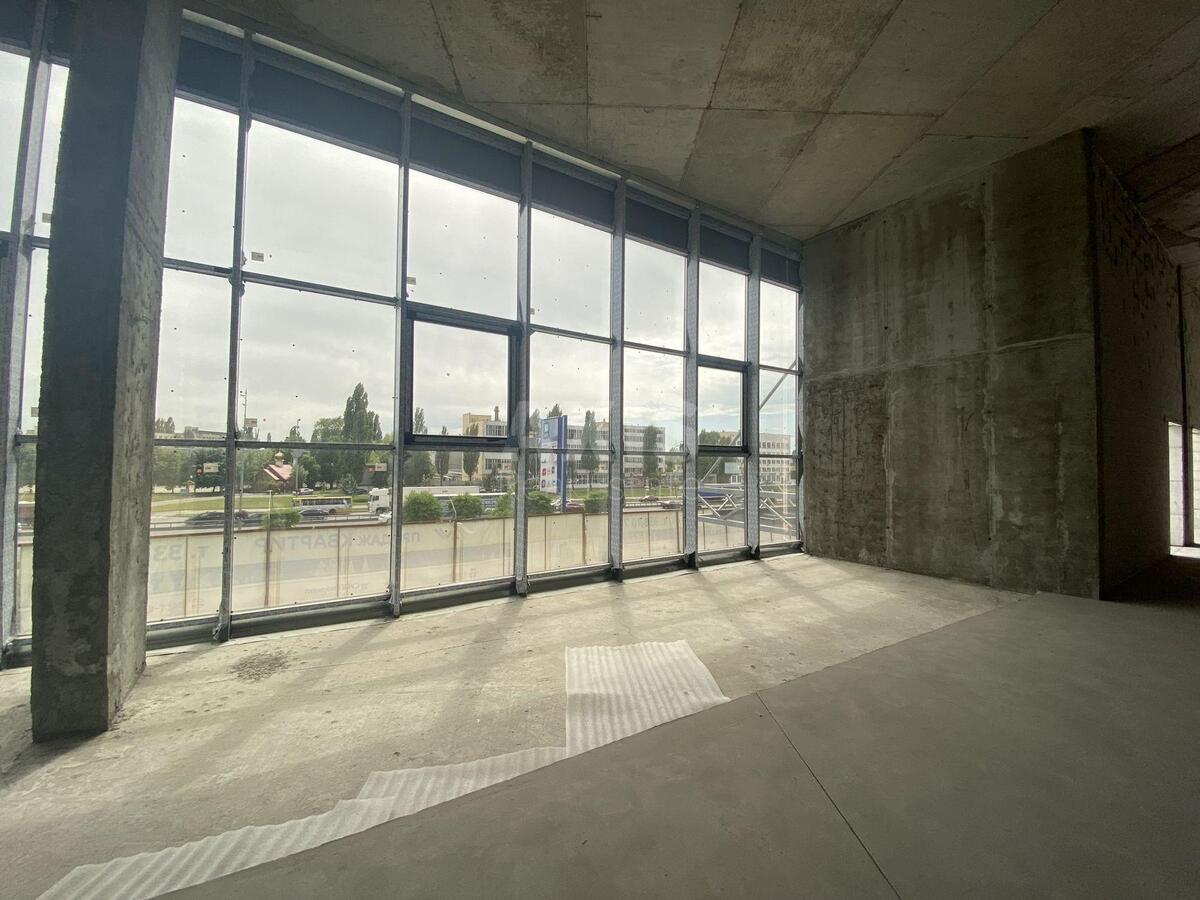 Объект торговли пр-т Бажана Николая 17А, 35м2635591