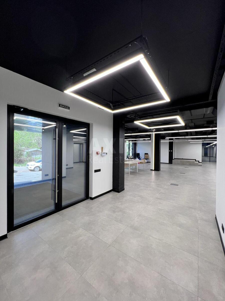 Office vul. Krasylivs'ka 9, 270m20
