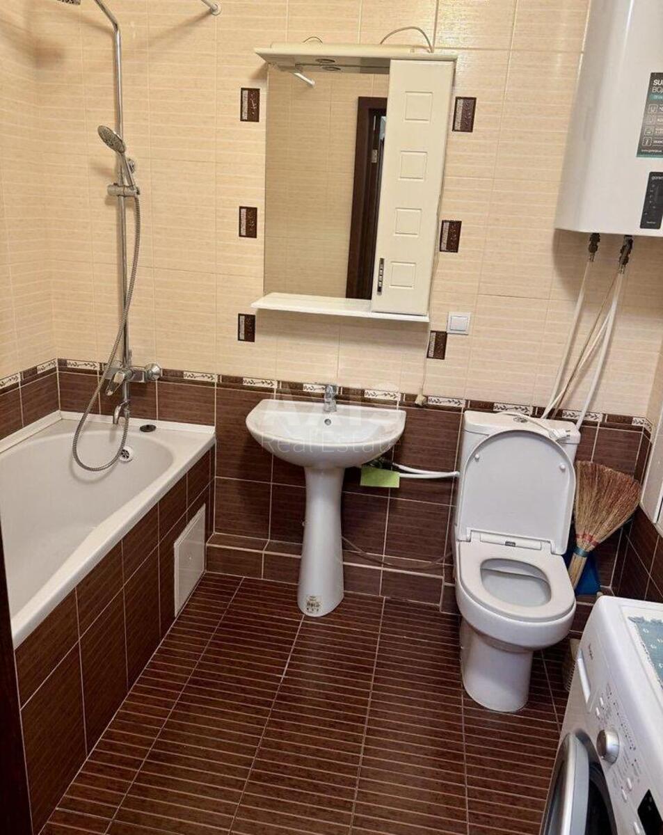 1k apartment vul. Voskresens'ka 14Д633889