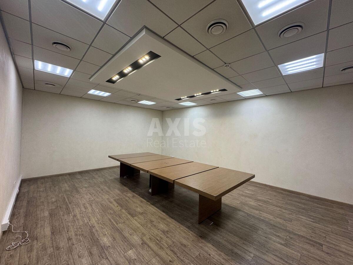 Office vul. Dilova 5Б, 400m25