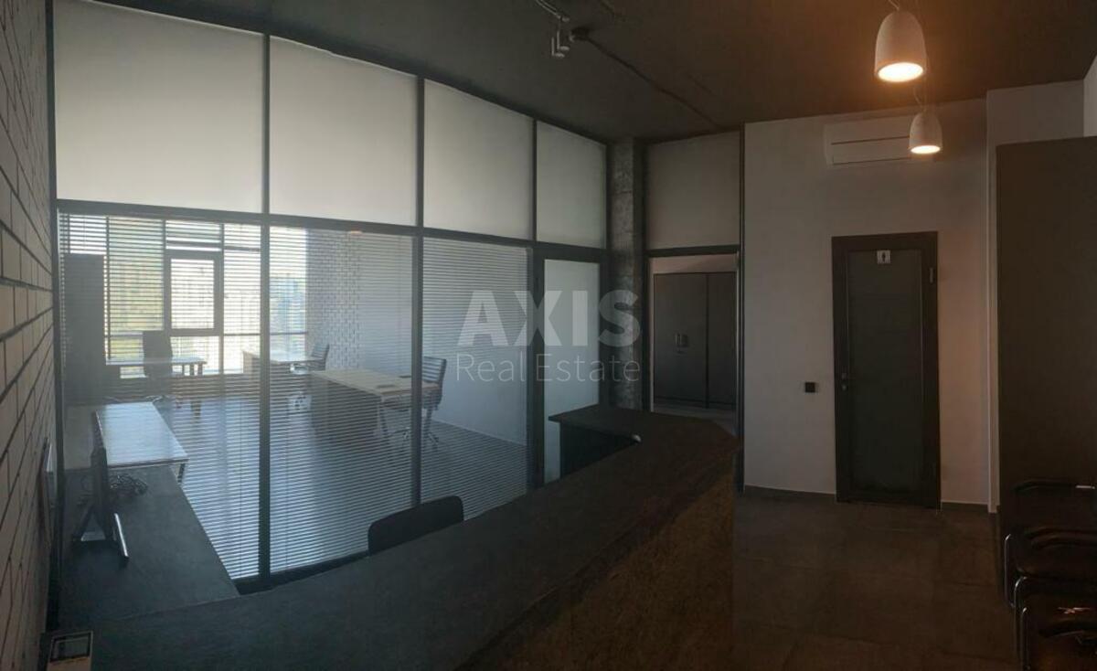 Office vul. Dragomyrova Myhajla 2А, 145m2572607