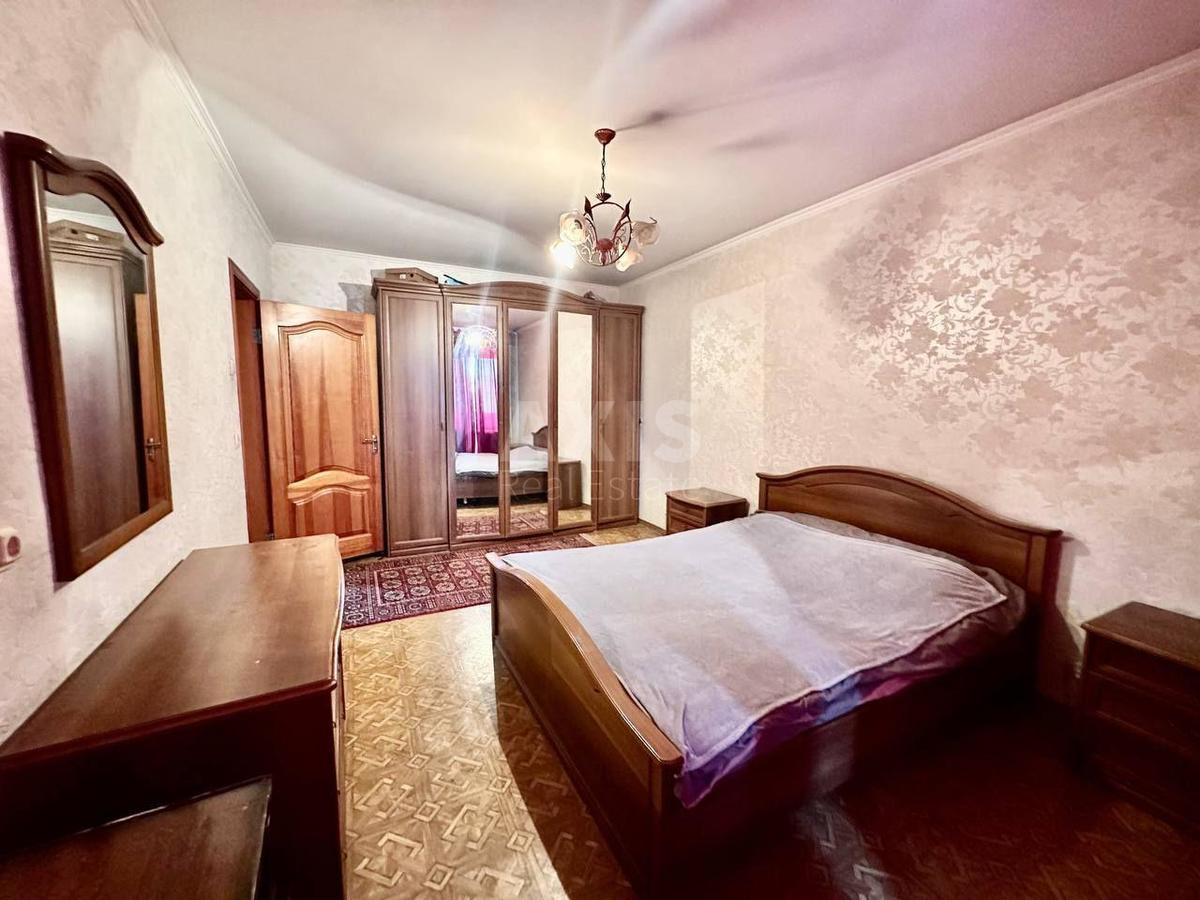 3k apartment vul. Vyshnjakivs'ka 13Б4