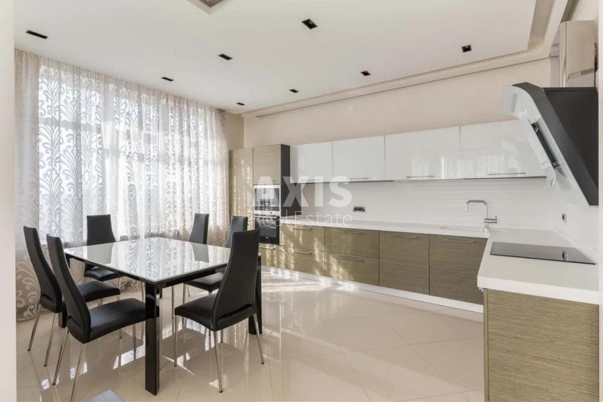 4k apartment vul. Dragomyrova Myhajla 18