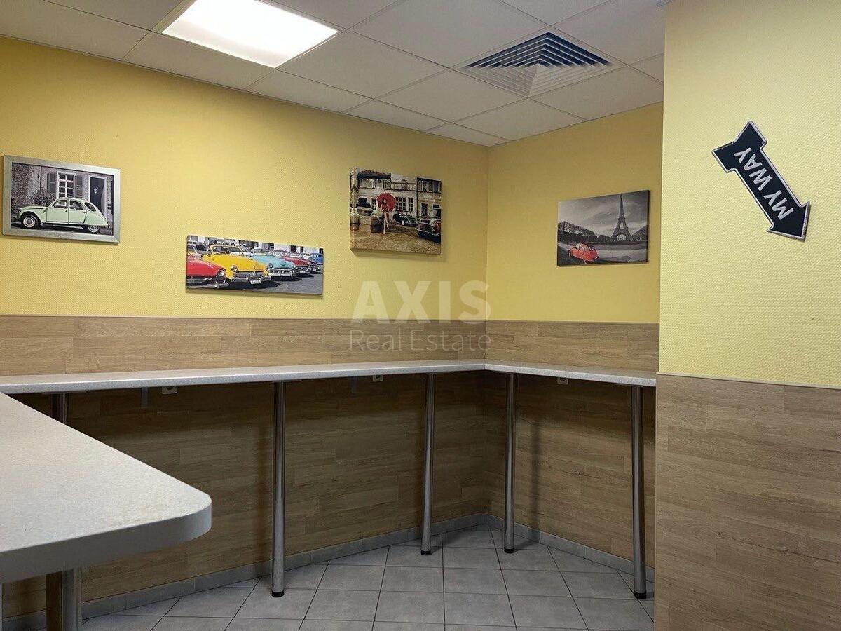 Office vul. Dmytrivs'ka 92/94, 100m29