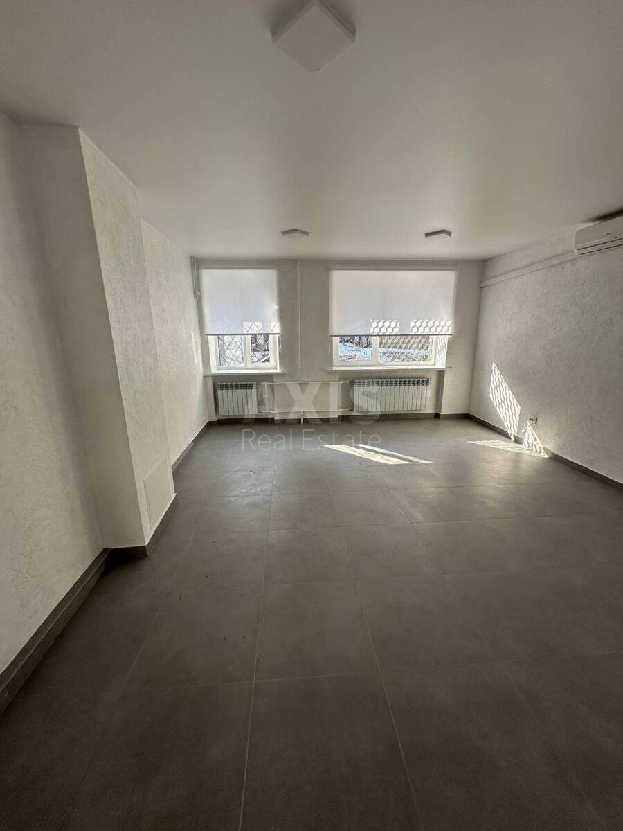 Trade object vul. Naberezhno-Hreshhatyc'ka 23, 51m2594625