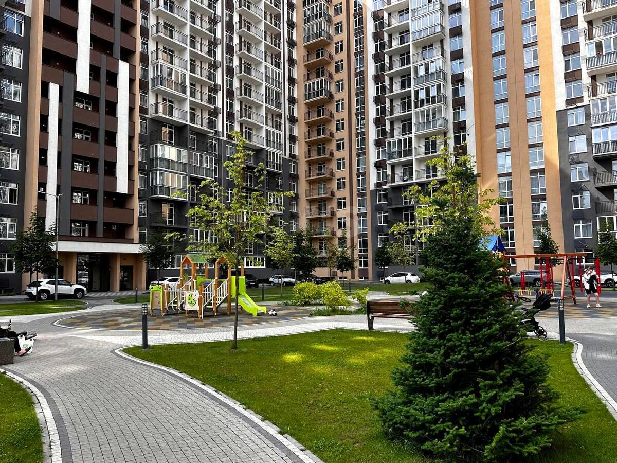 2к квартира пр-т Глушкова Академика 6